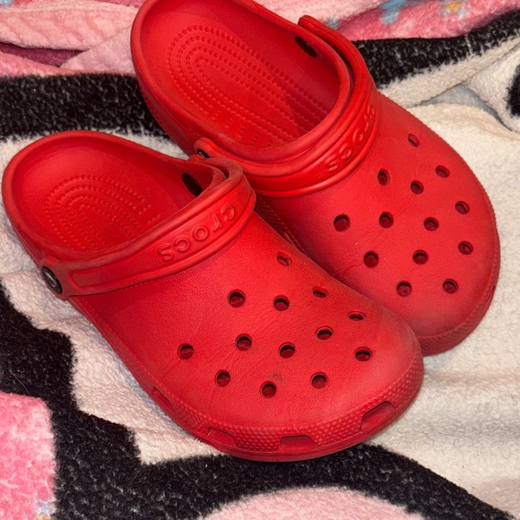 Red crocs - Picture 1 of 3